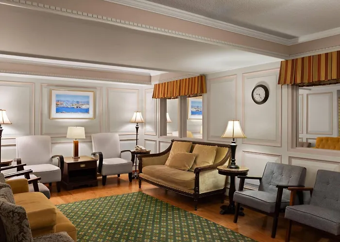 Royal Scot Hotel & Suites, Trademark Collection By Wyndham